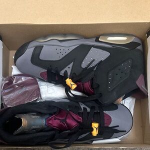 Air Jordan 6 Retro (size 7Y)
